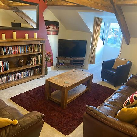 County Loft Penthouse Apartment Уитби Екстериор снимка